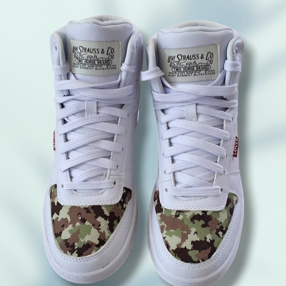 Customized Levis Shoes - Picture 1 of 4